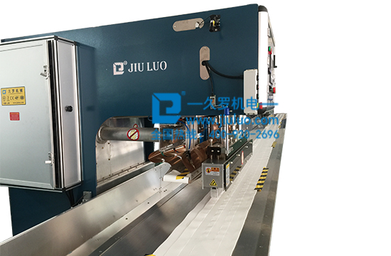 久羅移動式膜材焊接機 久羅移動式膜材焊接機